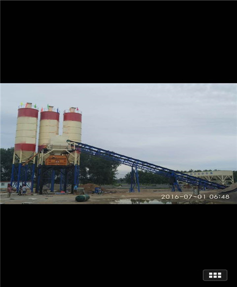 省內HZS90混凝土攪拌站初裝成